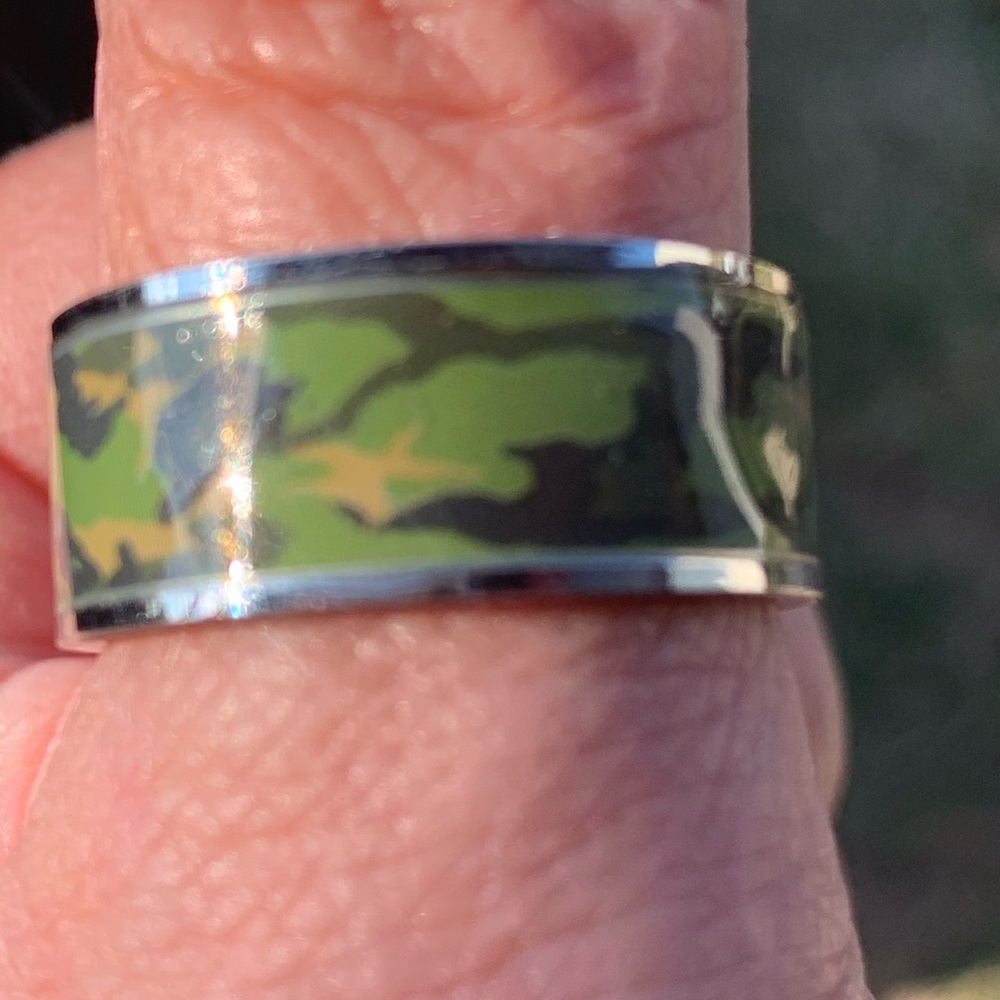 Ring cammo band sz 11